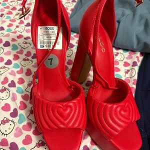 ❤️Aldo Bold Red Heeled Sandals❤️